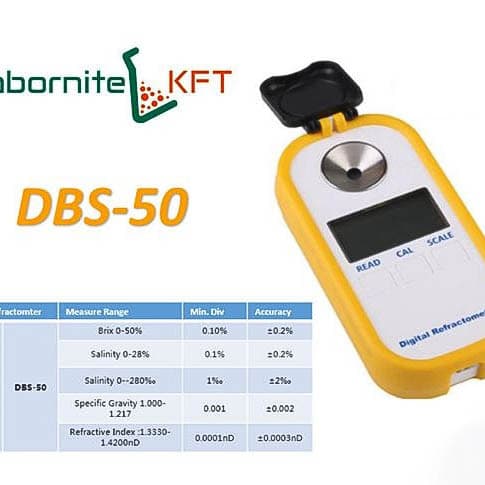 Žlutý digitální refraktometr s otevřeným krytem, nápisem DBS-50 a anglickou tabulkou údajů.